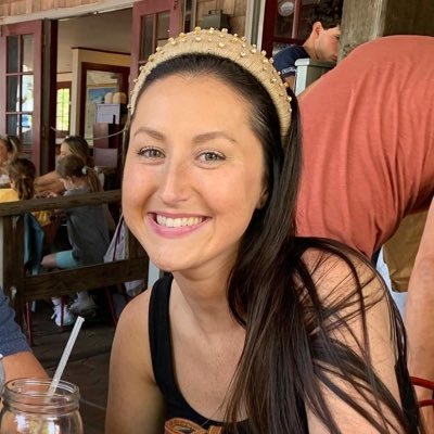 lk0219's profile picture. I like to eat ice cream, and I really enjoy a nice pair of slacks.