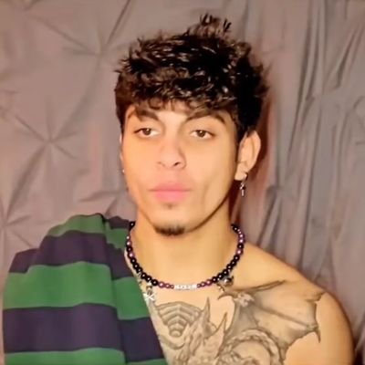 iskottvampula's profile picture. The Unholy King 🦇
Mwhahahahaha