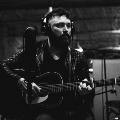 songwriter/singer 🇬🇧🎸
https://t.co/9CDCbtMgam