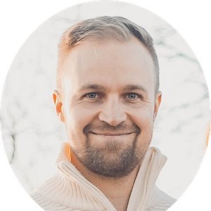 Husband, dad, generalist, golfer, CMO and Co-Founder of Trustmary.