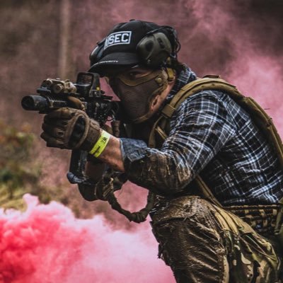 Twitch Partner | Ex-Army | BSc Music Tech | 3D Tarkov art for your channel: https://t.co/Pd0gu6l3NU