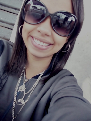 Sou como você me vê.
Posso ser leve como uma brisa ou forte como uma ventania,
Depende de quando e como você me vê passar.
(Clarice Lispector)