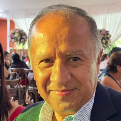 Periodista, Director de Centinela, Legionario, La Guardia y Gladiador, lector adicto, viajero, papá de 5, abuelito de 8, hombre de 67 años con Amor y Felicidad.