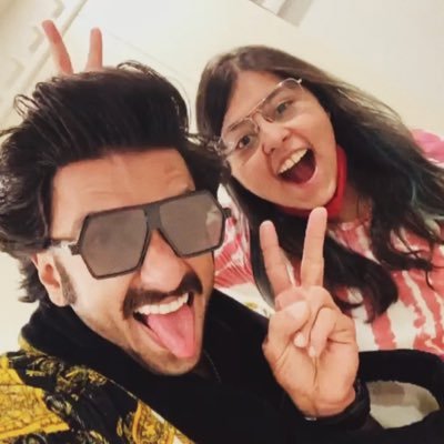 Itsmuskaanarora's profile picture. Ranveer, SRK, Deepika, Kriti, Shraddha, Kiara, Sid, VD, ❤️ Met Baba 20/2/16, 19/8/16, 25/11/17, 3/2/19, 22/2/21, 4/8/21😭 Met Kriti on 2/3/19✨DeepVeer💓VicKat