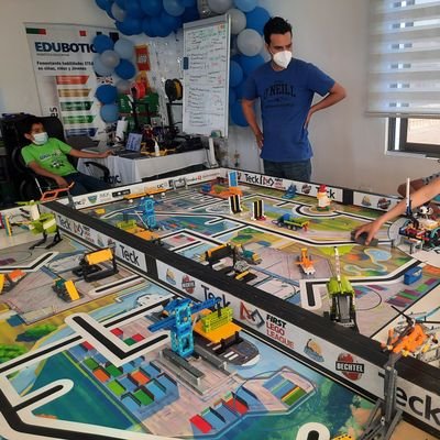 Robotica Educativa para niños,niñas a partir de los 6 años, jóvenes y profesores. Organizador del Primer Torneo First Lego League en Arica @FLLARICA @P4ttyO