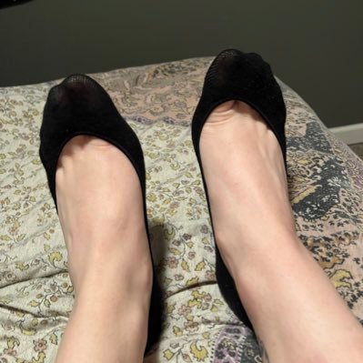 I sell some of my used things. I teach during the day and I love to go on long hikes. Also sell feet pics and videos. Size 8.5. Love to have my feet worshipped.