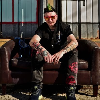 🥁-Drummer Punk Rock 🥁
🎚️🎛️Fonico presso Suoni&Luci🎚️🎛️