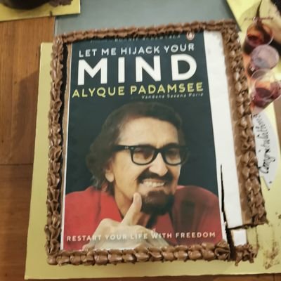 Hijacked by the late Alyque Padamsee, I co-authored a book with him. 
https://t.co/G4ZXoJFR9O Integrator of thoughts and communities.  OBE, mentor, mum.