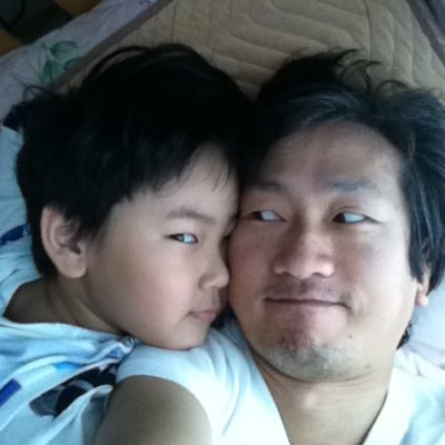 outer00's profile picture. 새(New)상의 삶에 낙오되지 않기 위해 들이데 봅니다 *~.~*