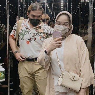 Neonatal Nurse. Pakai masker, cuci tangan, jaga jarak.