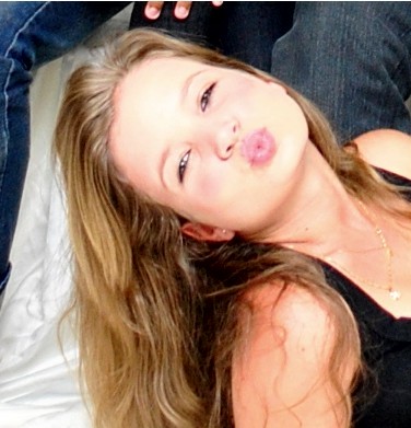 NaraOmena's profile picture. Quando ela chora não sei se é dos olhos para fora,não sei do que ri..(8)