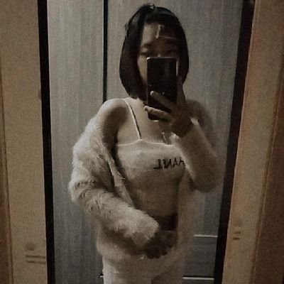 OL0kQ8fL3OSRv1m's profile picture. 