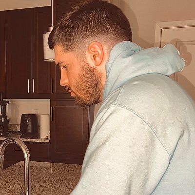 zacharyluttrell's profile picture. Listen to Summer Love Mixtape on Spotify!
https://t.co/hs1wcfbPl4…