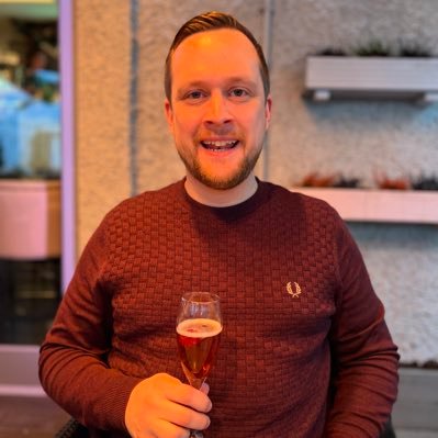 simonmjones87's profile picture. Everton fan and wine drinker