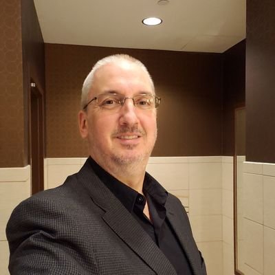 RobsWorldIRL's profile picture. 