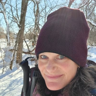 Policy analyst, columnist, volunteer, Zontian, runner, dog-lover, new mother. Passionate about community, connections and communication.