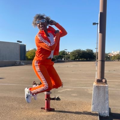 DeltaSigmaThetaSorority🐘♥️ TxStateU 👩🏽🎓 & LamarU 👩🏽🎓 grad!Laughter's a MUST🎭 Here for a good time & enjoy what life has 2 offer ✨🛵💨