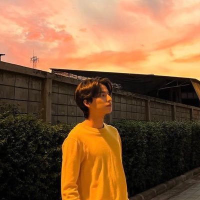 blueskiefine's profile picture. 