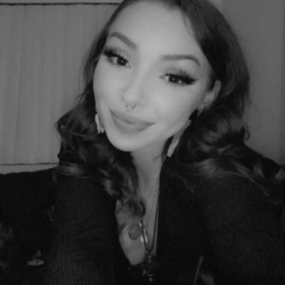 vermilllionnnn's profile picture. 𖤐☠︎