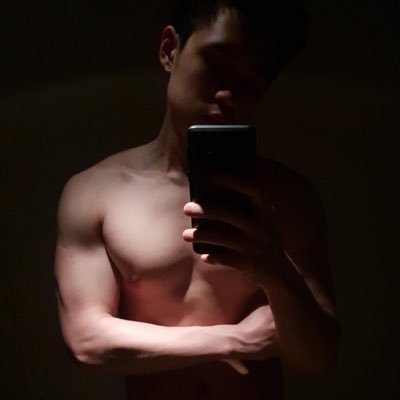 bosslee41010830's profile picture. 🥰城市天空中迷途好棒棒