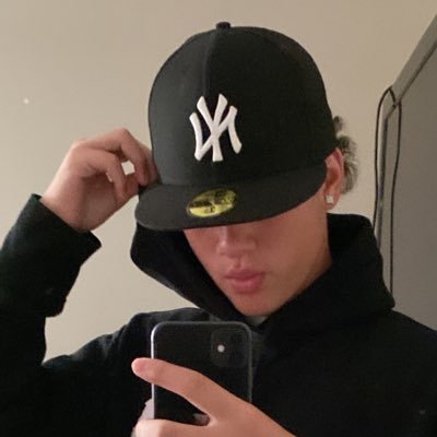 YzTokz's profile picture. 🇨🇰|🇳🇿