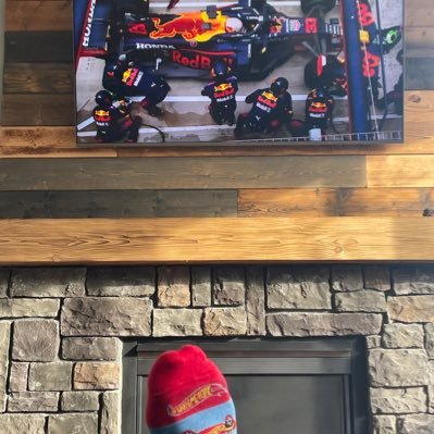 Public Ed & Healthcare. Labrador Lover 🦮#SkiBum #LetsGoOilers #F1 #RedBullRacing #ForeverCanadian #NeverVoteConservative #GoodTwitter