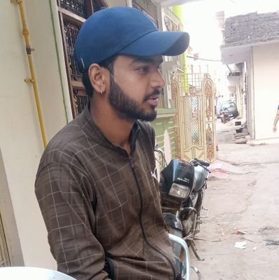 ShivjeetRaghuw2's profile picture. कोई और मेरा दुश्मन नही शिव.
तुम तो मुझे,*मुझ* से ही बचा लो ।
जीना तो पड़ेगा शिव💔🙏