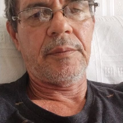 💯% de direita, odeio esquerdista/PTista. Sou armamentista, cristão, contra aborto, ideologia de gênero. Bolsonaro sempre.