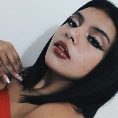 MolinaReii's profile picture. una mujer inteligente no hace drama, hace negocios