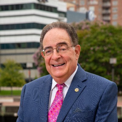 Dr. Darryll J. Pines on X: A round of applause for Dr.Fernando Miralles-Wilhelm  on his appointment as the next President of @UMCES and @Univ_System_MD Vice  Chancellor for Sustainability! / X