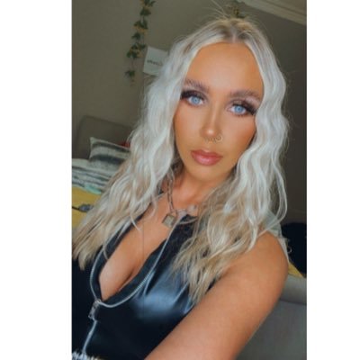 _lornnnnn's profile picture. 🖤 show them all you're not the ordinary type