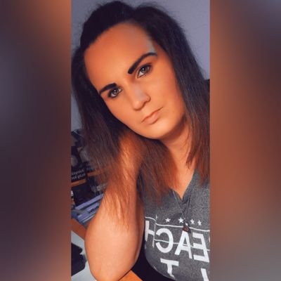 SzaklyAlexandra's profile picture. Személyesebb