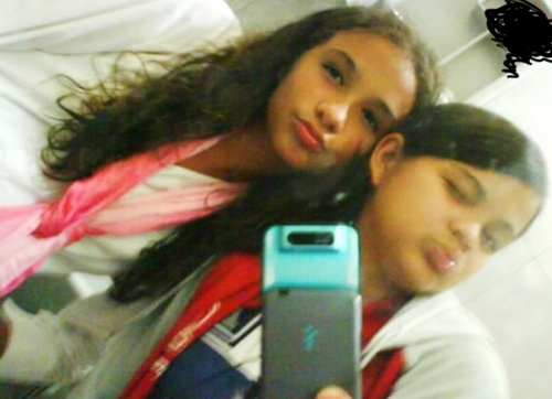 Garota Que Gosta De Twittar ,de Ter Novos Amigo xD Se Gostou Segue Se Não Gostou Problema é Seeu ♥Poorq Sou ÚNICA a Vida éh Minha Faço dela oq quero ♥ By-Duudah