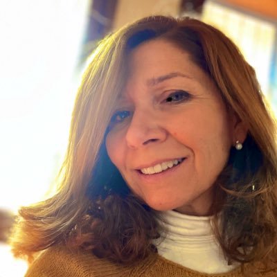 EvePoggi's profile picture. Produco cartoni animati, amo il cinema e l’arte. Scio, faccio sport. Vivo in un piccolo paese e lavoro connessa col mondo. Viaggio. La mia famiglia è musica.