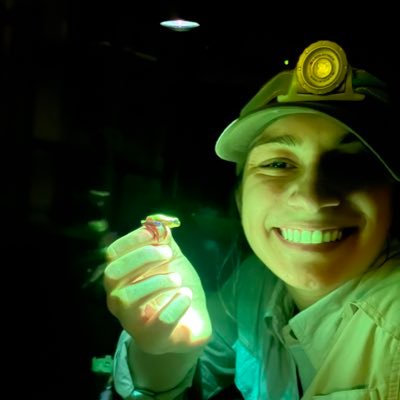 PhD candidate at Florida State University studying #biofluorescence in frogs. Here to spread good science and cool photos of things that 