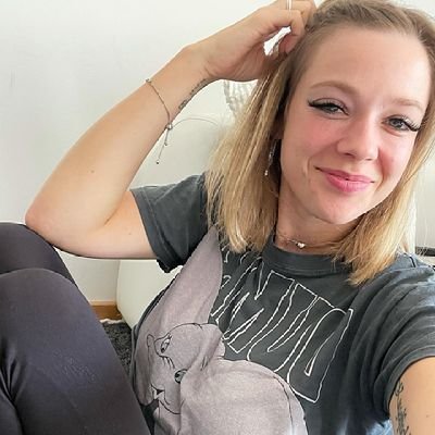 SuzanneNeedle7's profile picture. Love ❤️