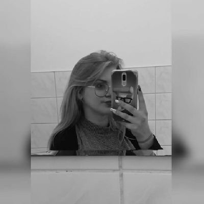 renissarenie's profile picture. I’m a professional graphic designer👨‍🎨 I’m an expert in #twitch gfx I make Gaming logos🎮, Mascot Logos, Overlays🕹,Youtube Intros🎬 etc. 
just Dm me😉