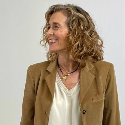 Isa_bel_H's profile picture. Pharmacist #poverty#solidarity#dream2.0