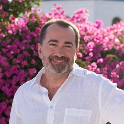 ronnieeichler's profile picture. AWS cloud expert, hobbyist photographer, aspiring outdoor chef. Love to travel. (Opinions are my own.)