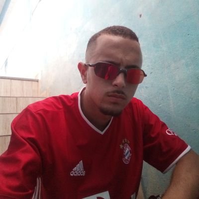 RenanNe84282269's profile picture. por mais que eu nasci na favela meu futuro e ser milionário 😎