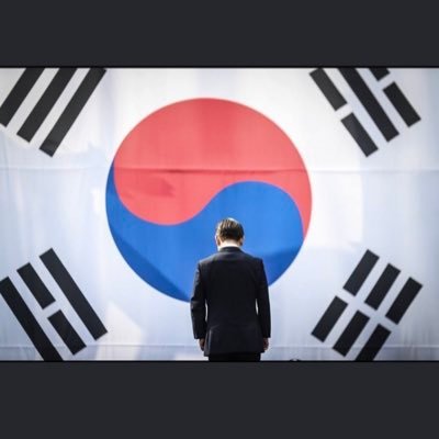 일본의 자민당과 언론은 일본을 위해 대한민국 역사를 왜곡하고 영토를 탐하고 대한민국을 물어뜯지만, 대한민국 보수언론과 국힘당은 일본을 위해 스스로 역사를 왜곡하고 대한민국을 지킨 분들을 능욕한다.