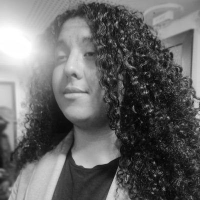 blxxxxck_'s profile picture. Nada me hace especial, pero toco la guitarra y tengo cabello crespo y largo.