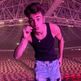 mypeacealex's profile picture. Eu e a Sina morrendo de orgulho do Alex 🥺🤏🏼