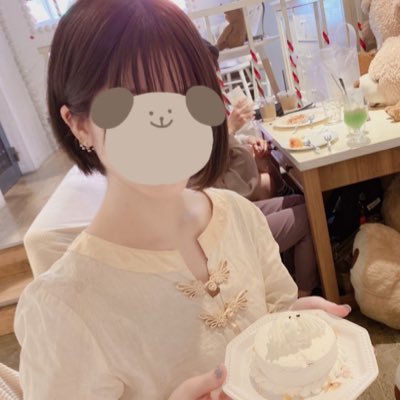 案件獲得を目標に📚|白い垂れ耳が好きな20代🐶|営業事務⇒フリーター⇒目指せノマドワーカー❕|白,黒,灰,水色|読書も好き📖