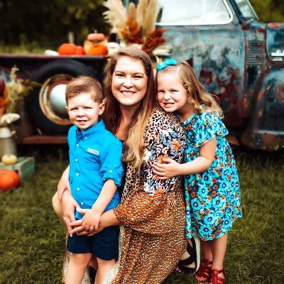 Jesus Lover Mama of Gracelyn and Bo Head Volleyball Coach @clementsvball Lover of crafts, travel and anything sports
