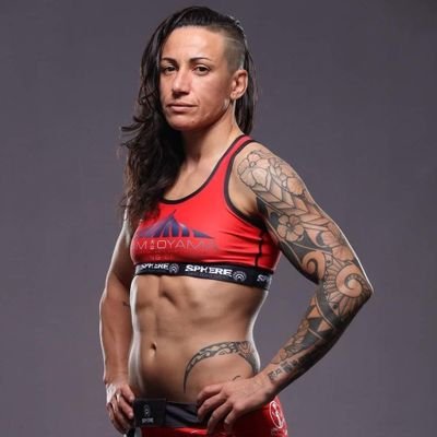 🌺1st MMA Female Fighter from French Polynesia👊🇵🇫
Pro Fighter Coach and Gym Owner 

Love it or Leave it IDGAF🤷🏻‍♀️