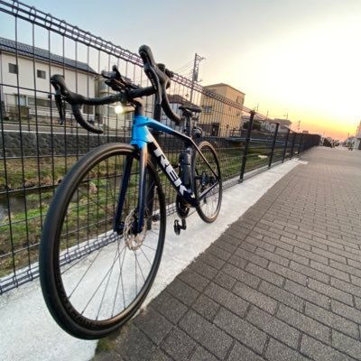 ロードバイク TREK Émonda SL5 古いGIANTを乗り倒しTREKに乗り換えました。40代。