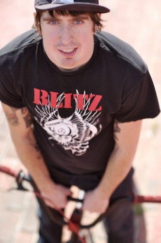 ryanXshea's profile picture. Boston comic and a jaded grump