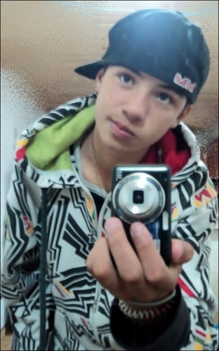 Sou aquilo que seus olhos vêem mais seu coração Nao sente.