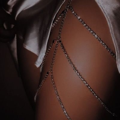 Just for selling such a wonderful sexy accessories💛
Made with skilled hands👏